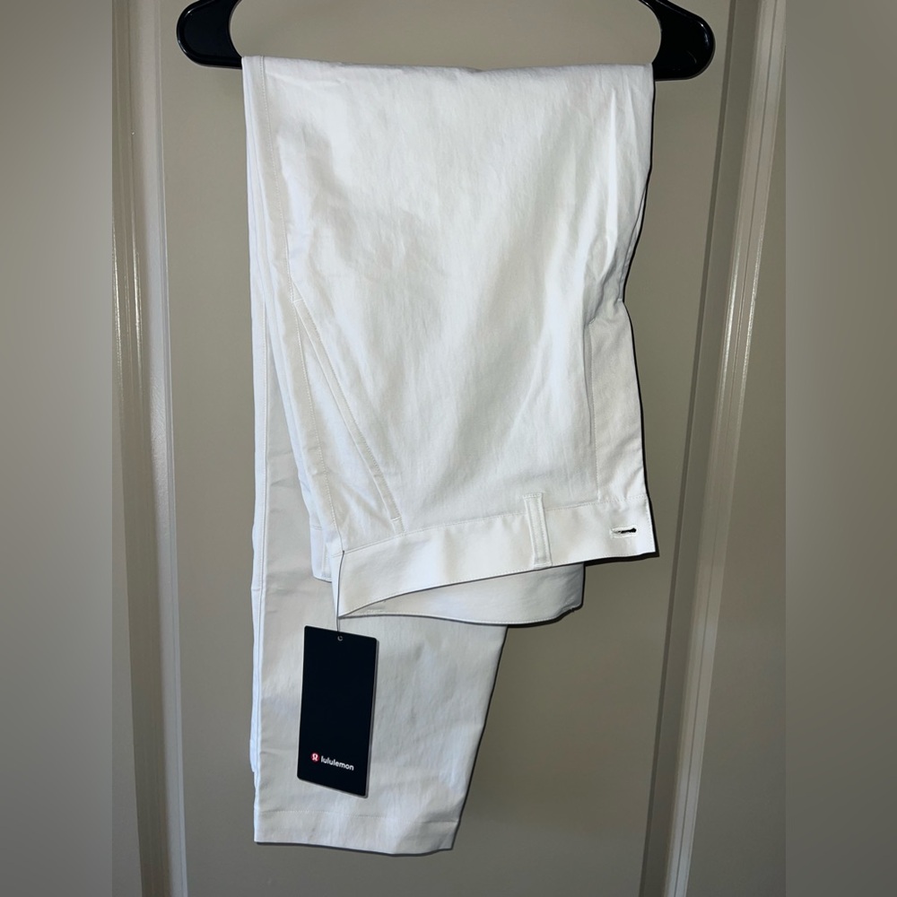 Lululemon Relaxed Tapered Trouser (size 36)
